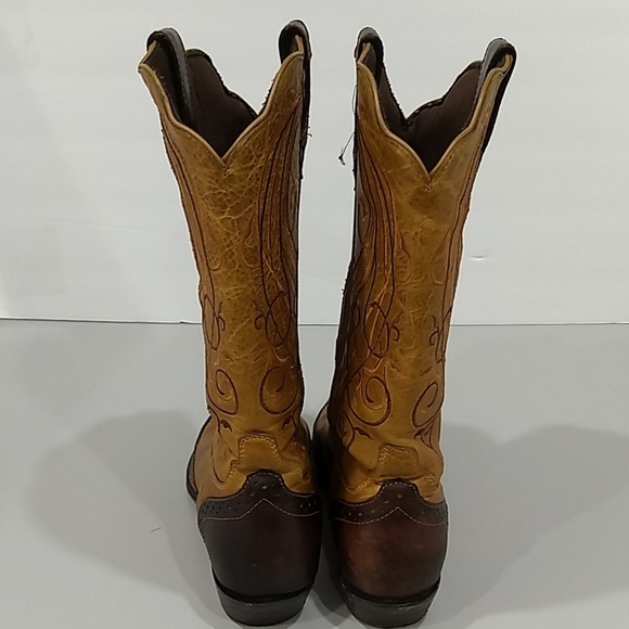 Boots - Picture 4 of 5